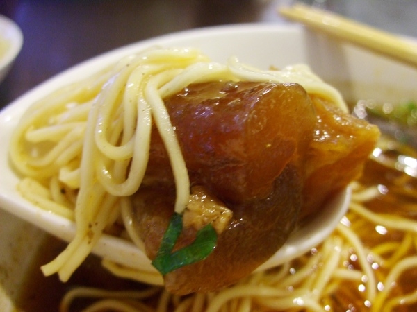 味蕾最愛你:嗎哪牛肉麵