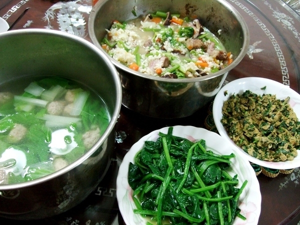 焗烤奶油白菜.蝦丸湯.香菇豆腐滷肉.綜合鹹粥(相同食材變化使用)