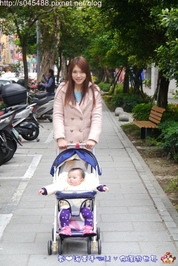 【育兒♥好物】神采全罩式嬰兒旅行輕便手推車ღ輕巧省空間,出門超方便,還可以順便載愛犬出門喔