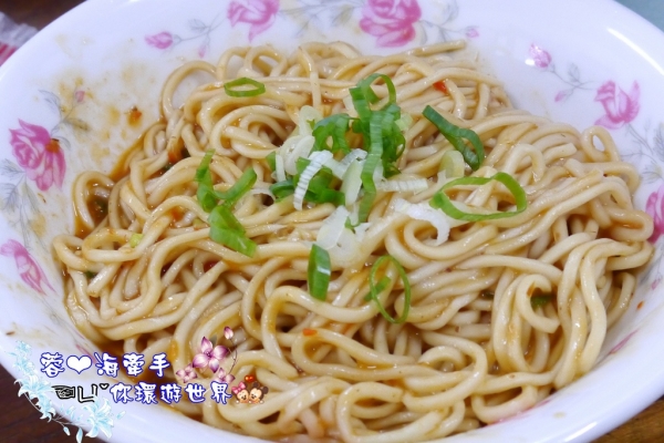 【宜蘭】民宿主人推薦。來宜蘭不能錯過的美食ღ羅東香辣麵&無名燒賣麵