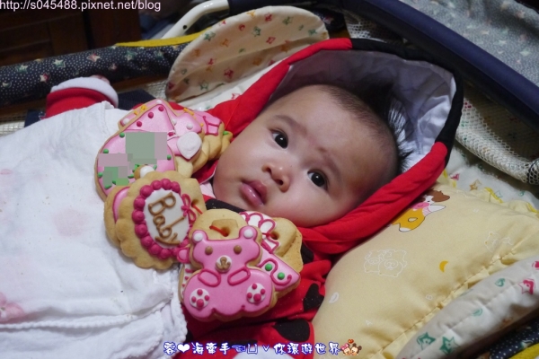 【育♥兒】小伊亞四個月收涎(做四月日)ღ收答答~解決流口水問題