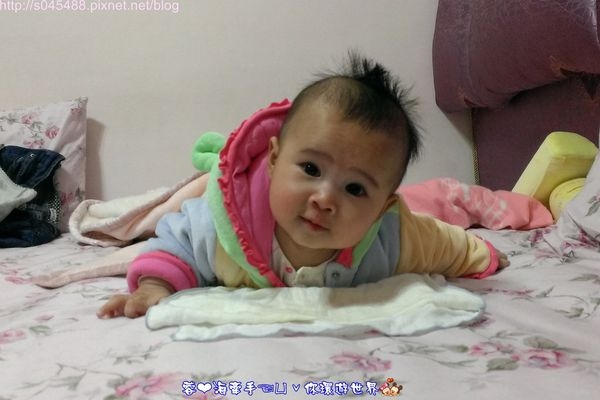 【育♥兒】小伊亞的成長紀錄(0Y4M~0Y5M)ღ慢慢的會翻身,也開始接觸副食品了