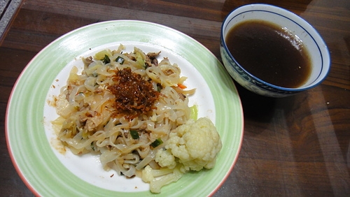 輕食晚餐-XO醬蒟蒻麵VS十全排骨湯