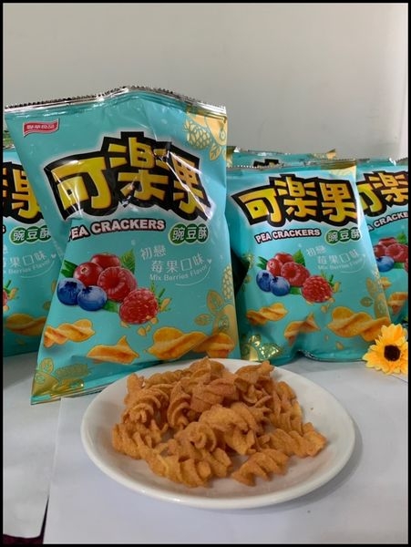聯華食品可樂果【女生專屬的girl’s可樂果 初戀莓果口味】經典螺旋造型可樂果,搭配酸甜莓果風味,每一口都像戀愛般的好滋味!