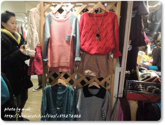 【分享、購物】師大夜市吃吃買買♥好吃菠蘿油♥便宜好買衣服小店