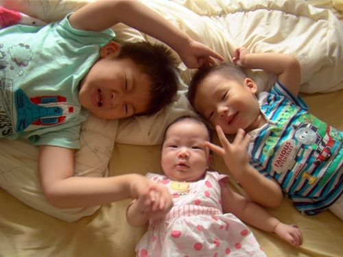 【影片】3兄妹的戲水歡樂時光