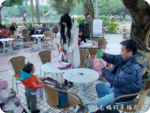 一家五口的好友情元宵節