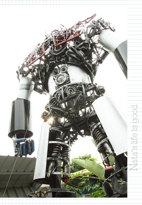 莫非我在變形金剛4電影場景?!南投埔里金鋼基地