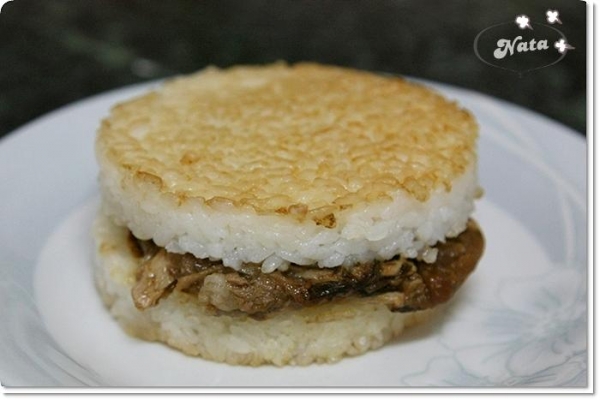 團購米漢堡在家吃?喜生米漢堡「燻茶鴨」&「梅干豬肉」嚐鮮食記