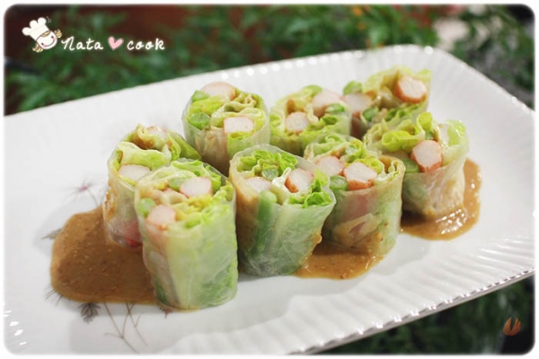 天氣好熱,來份花生醬蘆筍蟹肉涼捲吧!