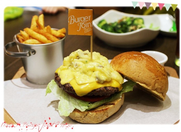 瞧!讓薯泥崩潰的起士牛漢堡‧來自Burger Joint 7分SO美式廚房朝富店