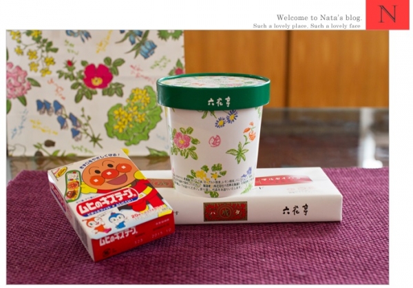 六花亭的草莓牛奶巧克力、奶油葡萄酥餅&麵包超人OK蹦‧多謝雙J夫婦!