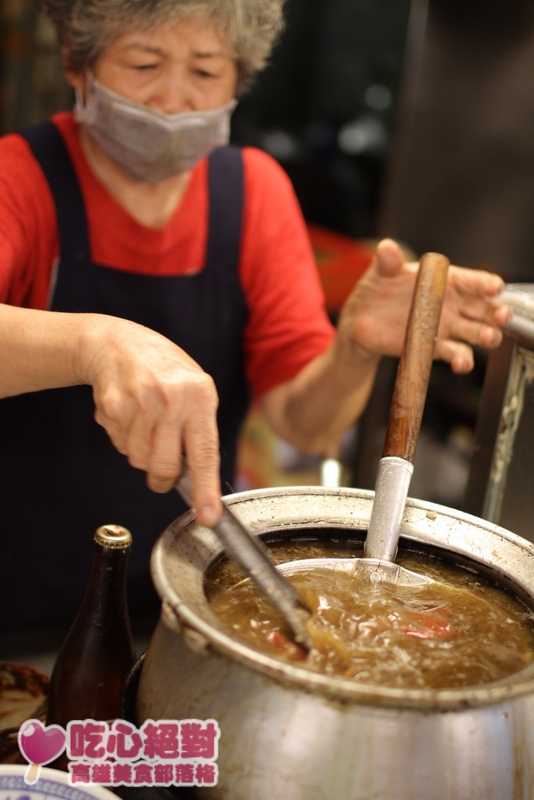 【高雄聚餐】一攤飄香40年的老滷汁-廟口羊肉