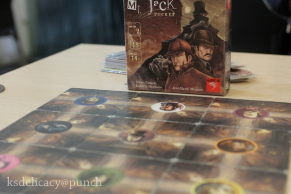 【高雄‧苓雅‧小吃】龐奇玩遊戲-小玩Mr. Jack Pocket開膛手傑克口袋版